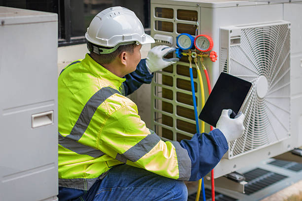 Professional Hvac technician working in Greenbank, WA
